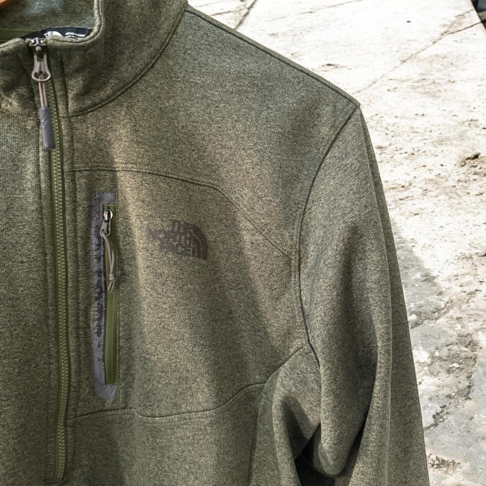 NWOT The North Face Men’s Olive Green Half-Zip Pullover! Large! - Picture 4 of 10
